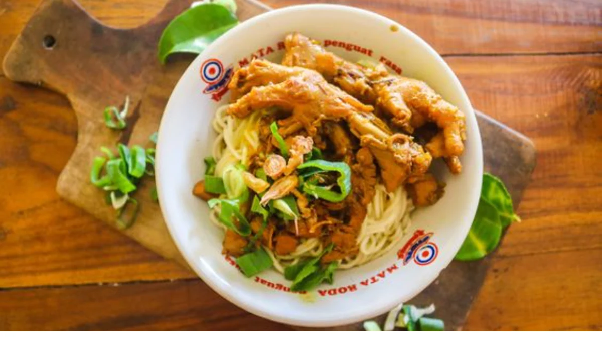 Mie Ayam & Bakso RR: Rasa yang Menggoda di Jantung Cilacap